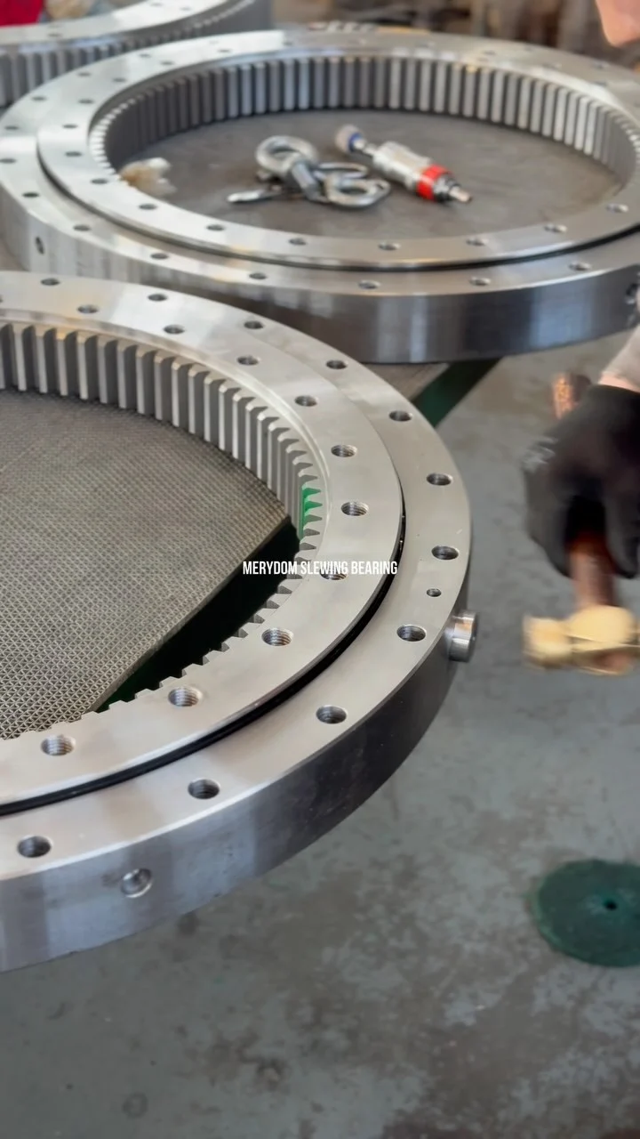MERYDOM SLEWING BEARING WHATSAPP +86 17705201170 CNSLEWINGRING.COM