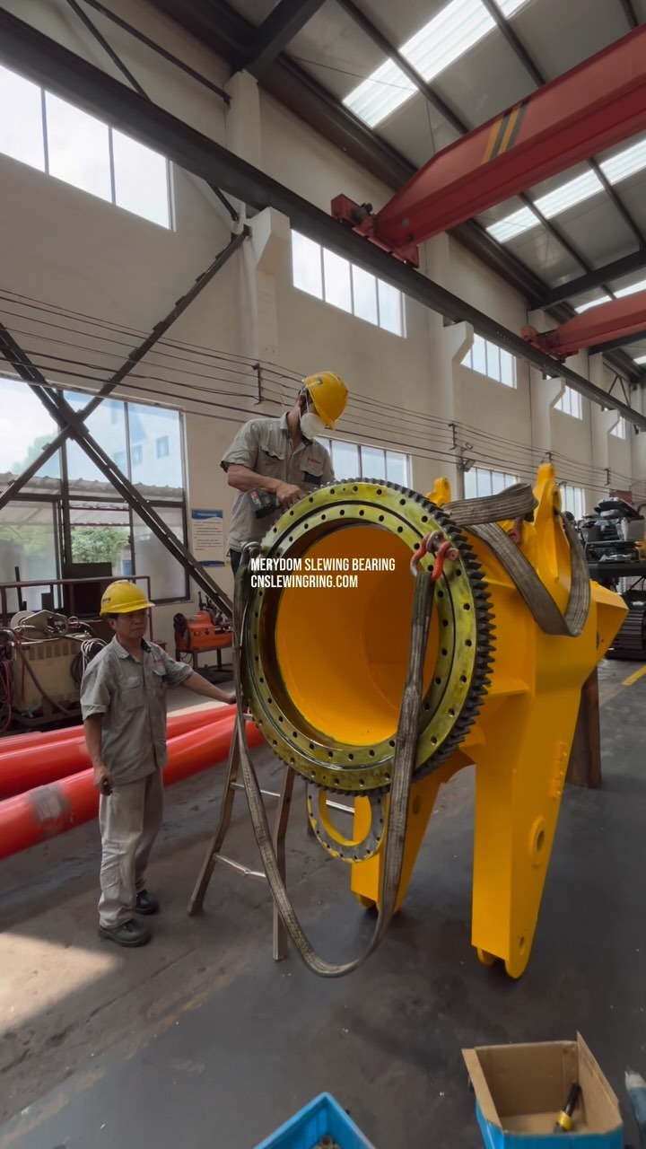 MERYDOM high-temperature resistant slewing bearing applications in the steel industry. MERYDOM SLEWING BEARING CNSLEWINGRING.COM