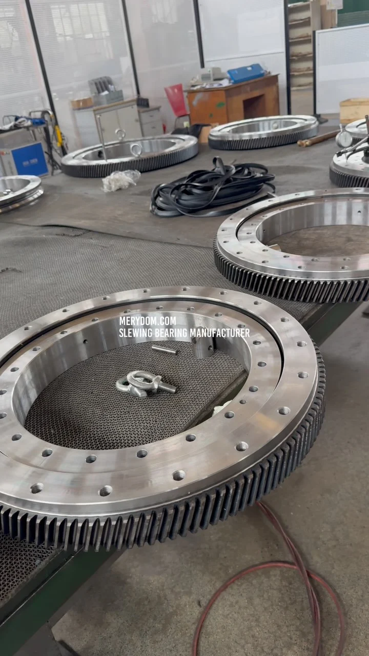 MERYDOM helical gear crossed roller slewing bearings are engineered for high-precision welding robots. Featuring a crossed roller design,…