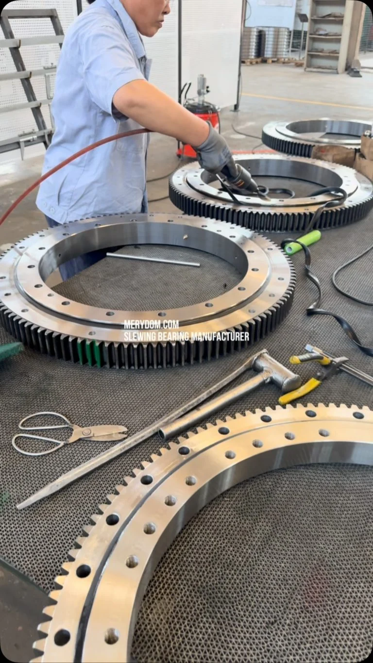 600mm OD external gear single-row ball slewing bearing — compact, stable, and smooth in rotation. Designed for construction…
