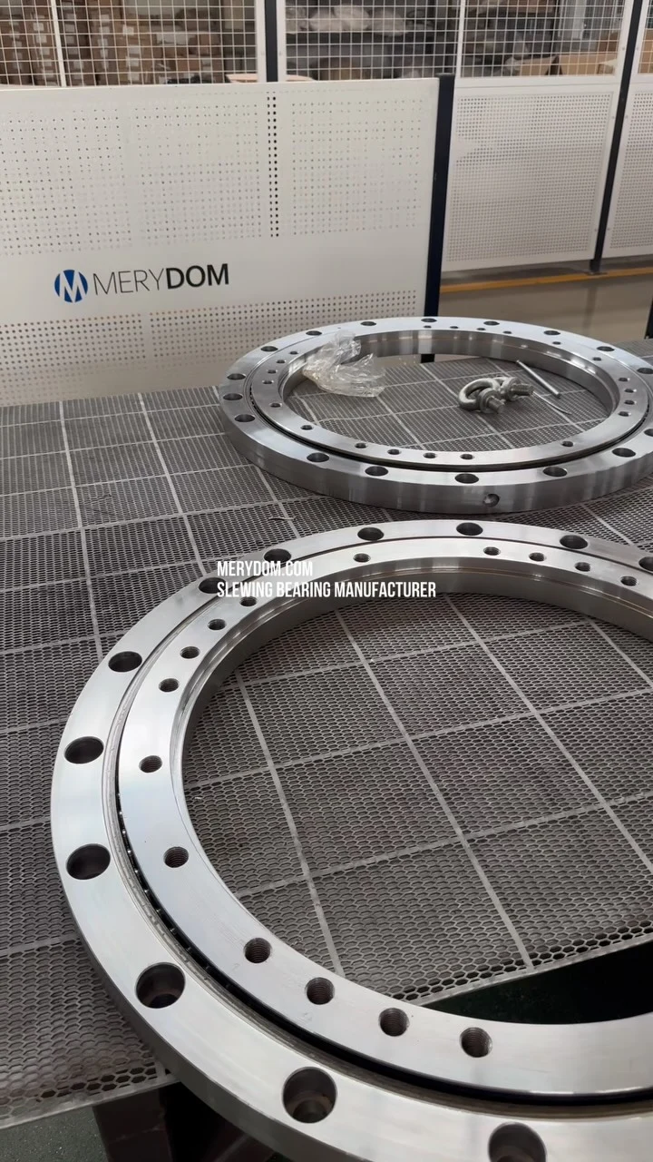 Gearless single-row ball slewing bearing, ready for shipment to the United States. MERYDOM.COM SLEWING BEARING MANUFACTURER