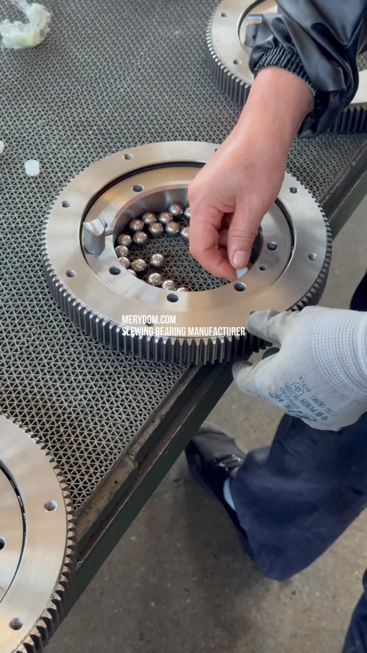 Assembly and Inspection of Small-Sized Slewing Bearings MERYDOM.COM SLEWING BEARING MANUFACTURER