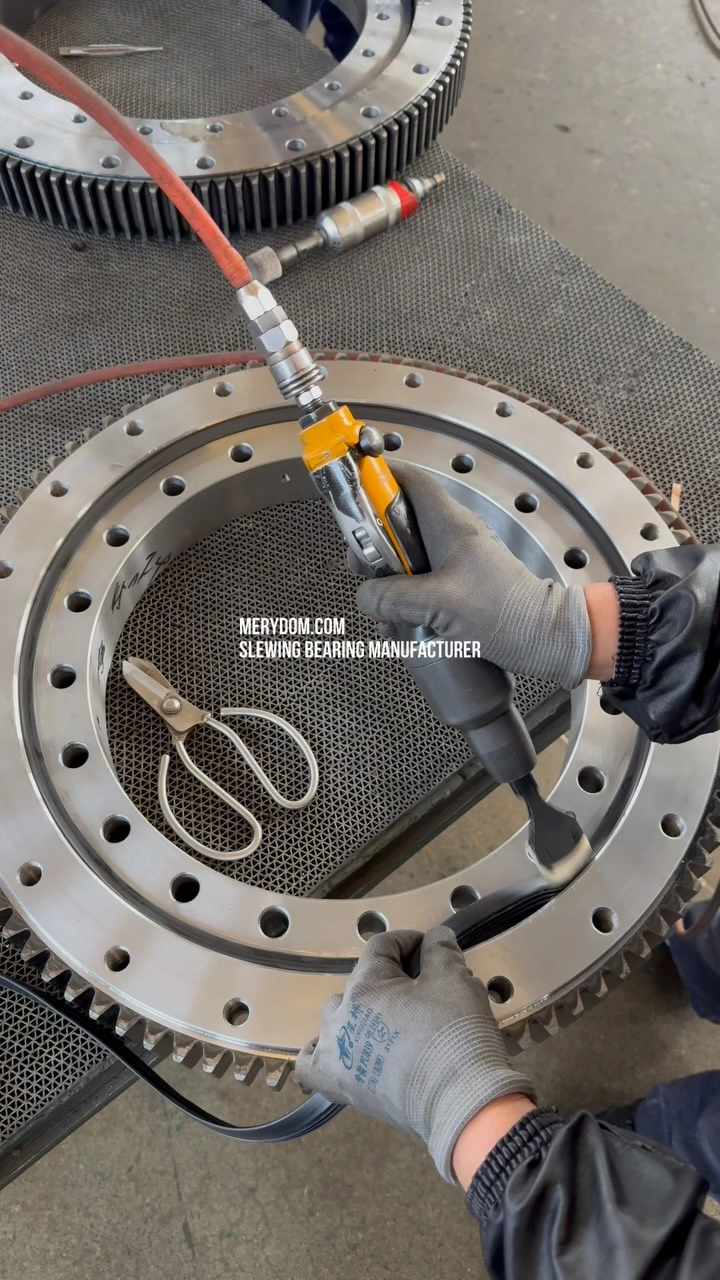 MERYDOM.COM SLEWING BEARINGS MANUFACTURING YOU CAN VERIFY